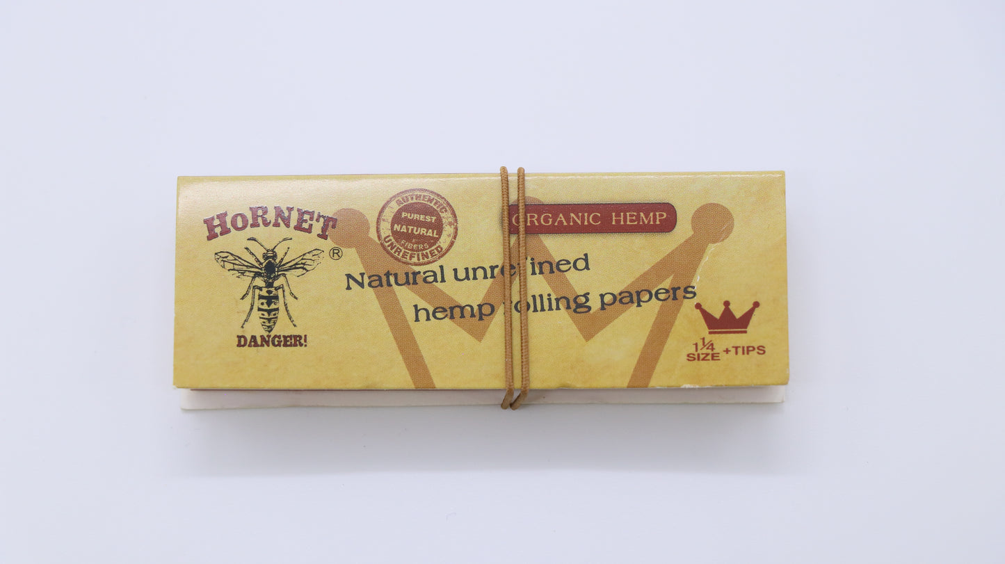 Hornet Organic Hemp Papers with Tips - 11/4 Size