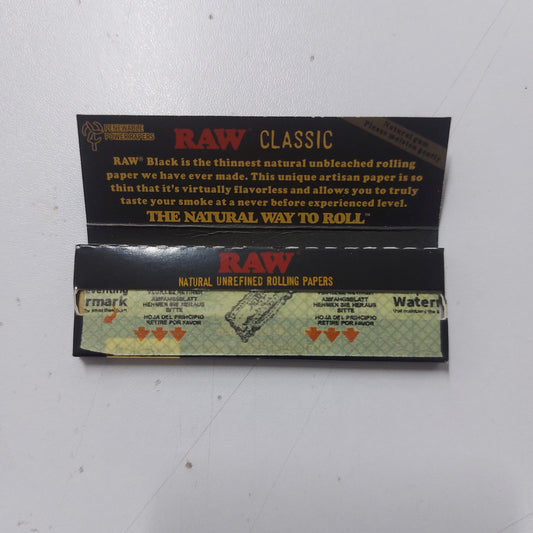 RAW Black Classic Papers - 11/4 Size